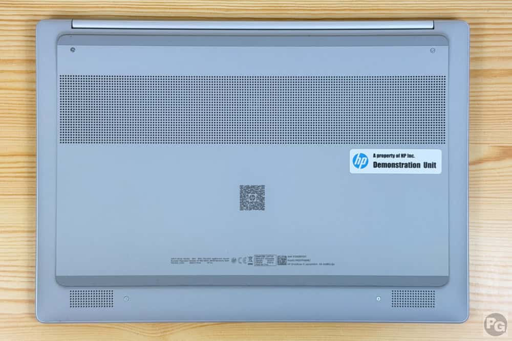 HP OmniBook 3 16-bz 底面カバー