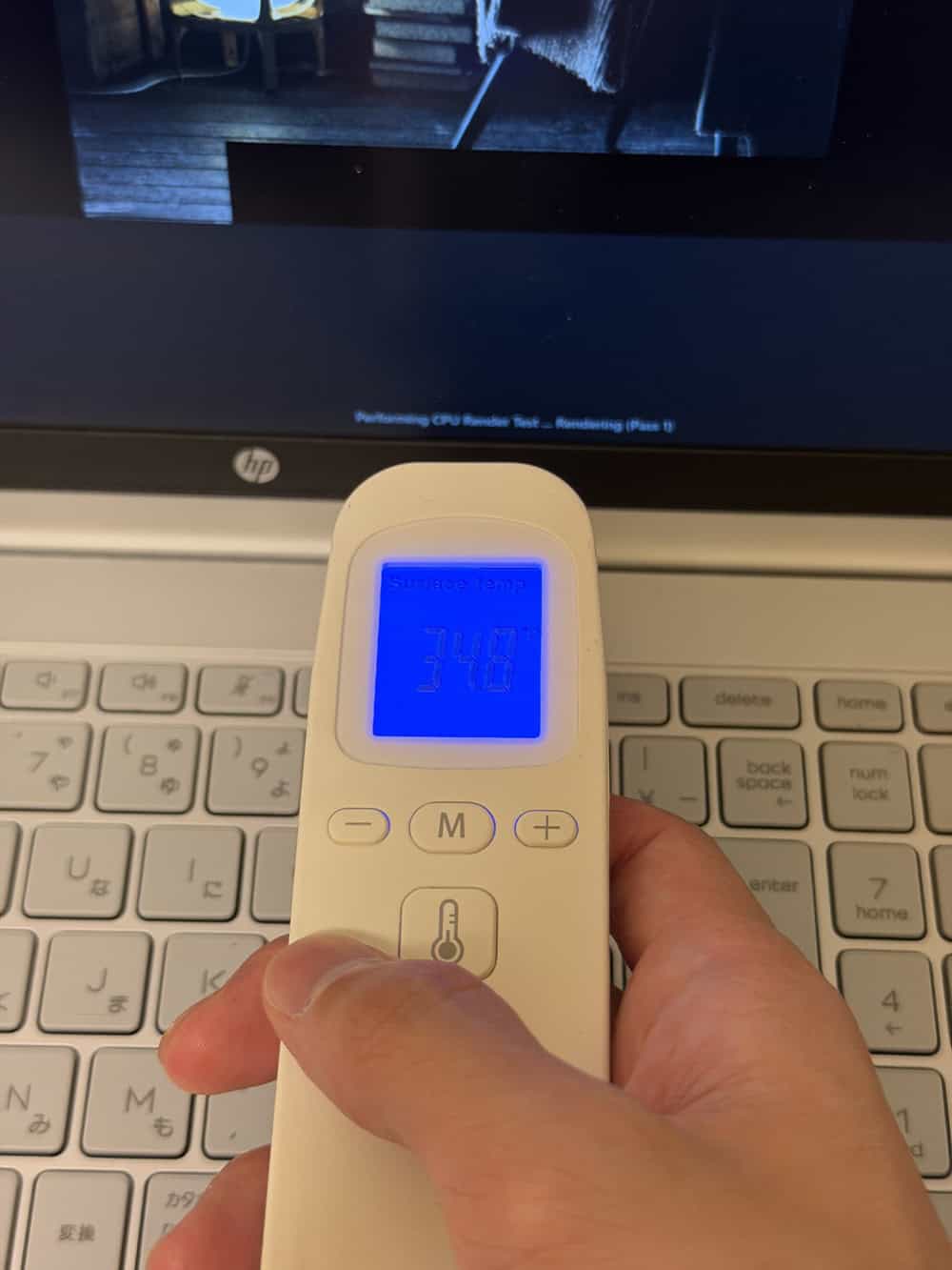 HP OmniBook 3 16-bz ベンチマーク実行時のPC表面温度34.8度と低い