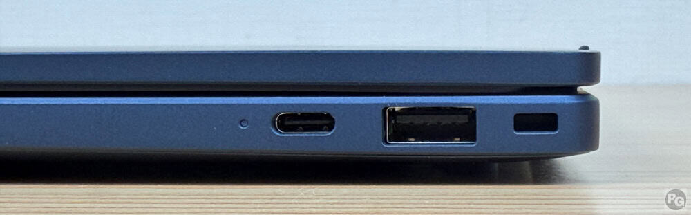 HP EliteBook X G2a 14 AI PC 右側面インターフェイスUSB-C 10Gbps、USB-A、ナノセキュリティロックスロット