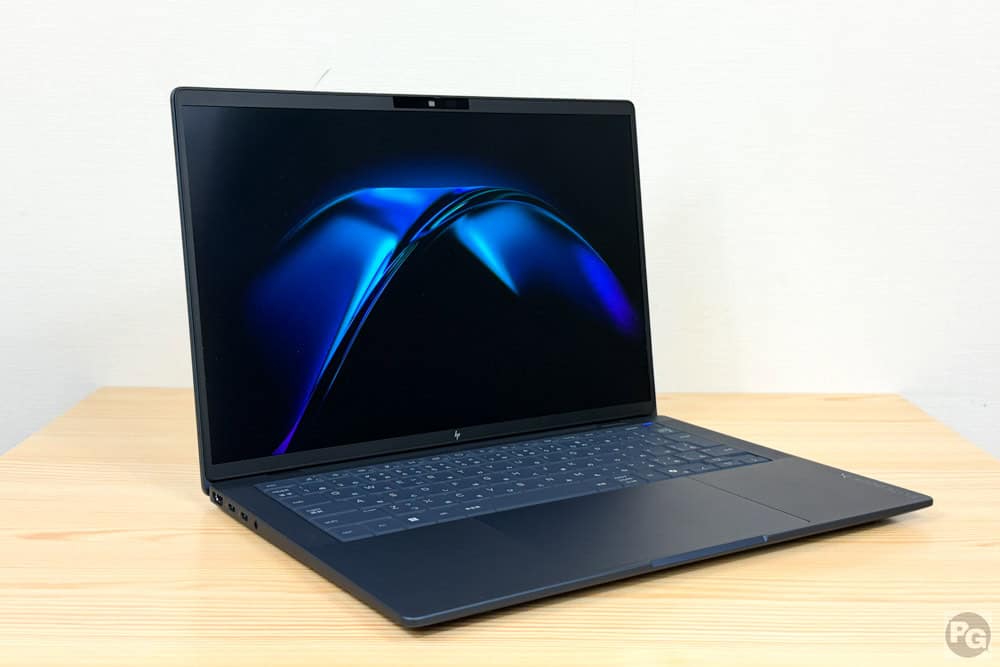 HP EliteBook X G2a 14 AI PC。Dragonflyの後継機種なので、高級感のあるボディで質感も高い