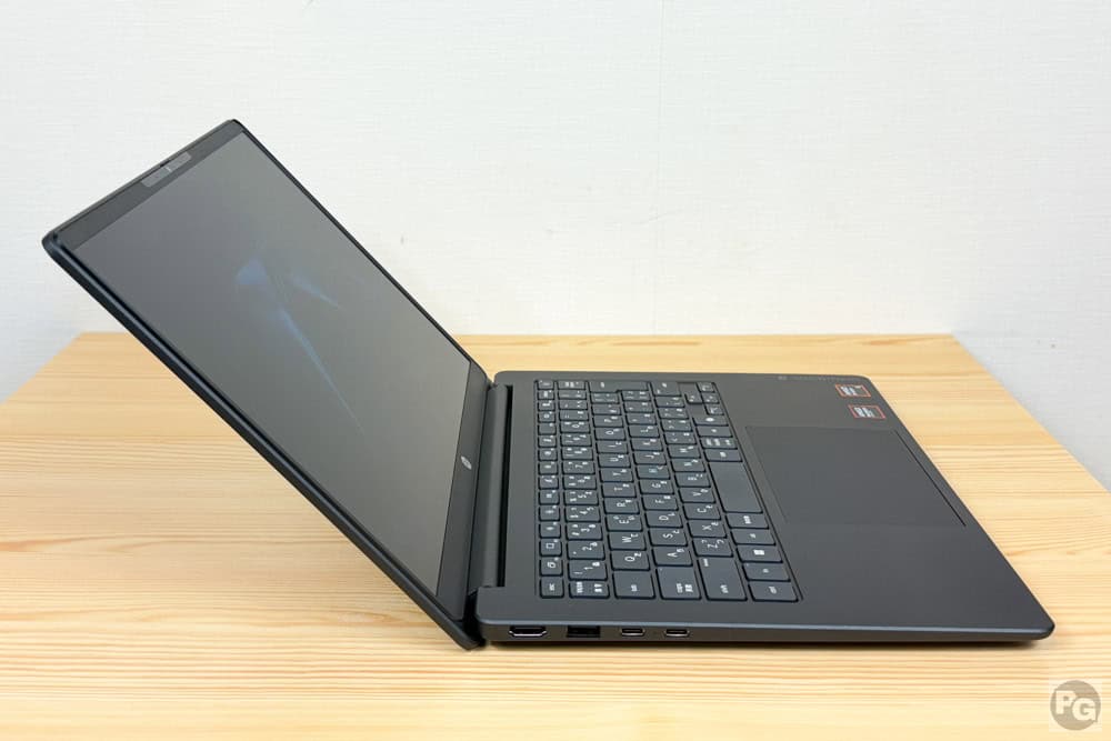 HP OmniBook 3 14-hy/hw ディスプレイが開く最大角度135度