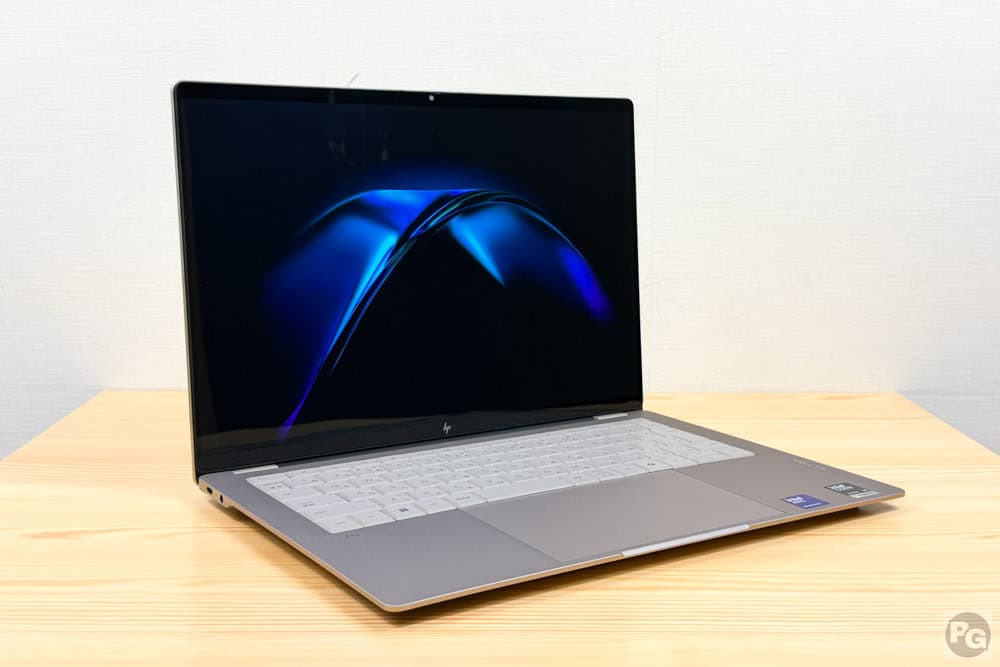 HP OmniBook Ultra 14-kd左斜め前から
