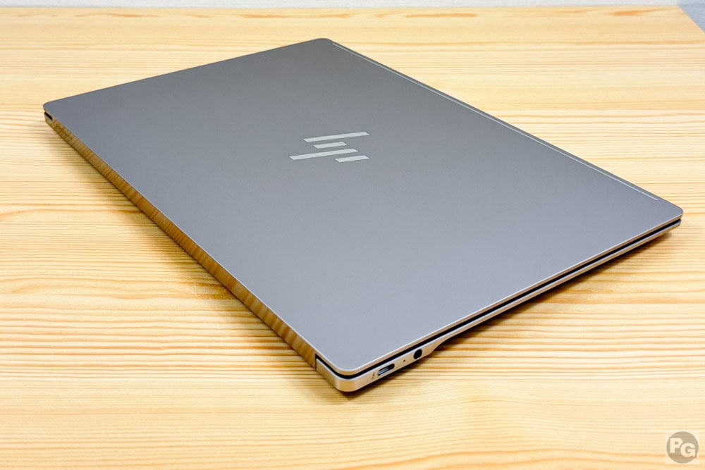 HP OmniBook Ultra 14-kd　幅311 × 奥行き215 × 高さ7.3 - 10.7 mm