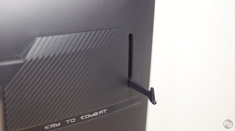 KTC 25M2 Pro ヘッドフォンをひっかけるホルダーがある