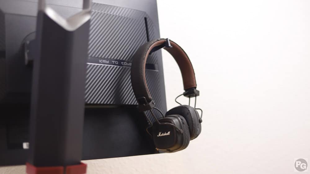 KTC 25M2 Pro ヘッドフォンをひっかけるホルダーがある