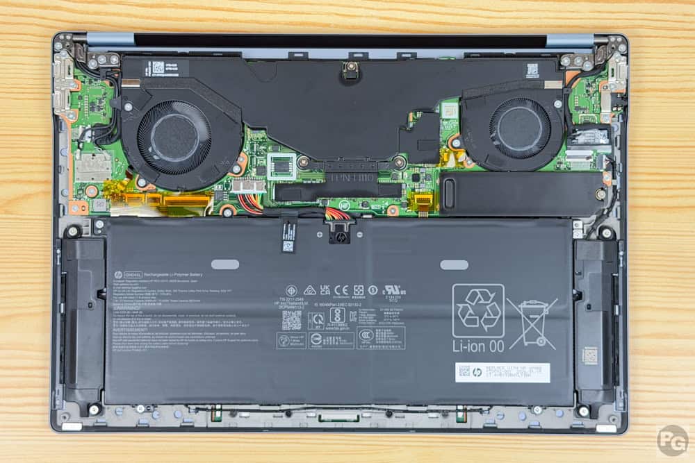 HP OmniBook Ultra 14-kg筐体内部を確認