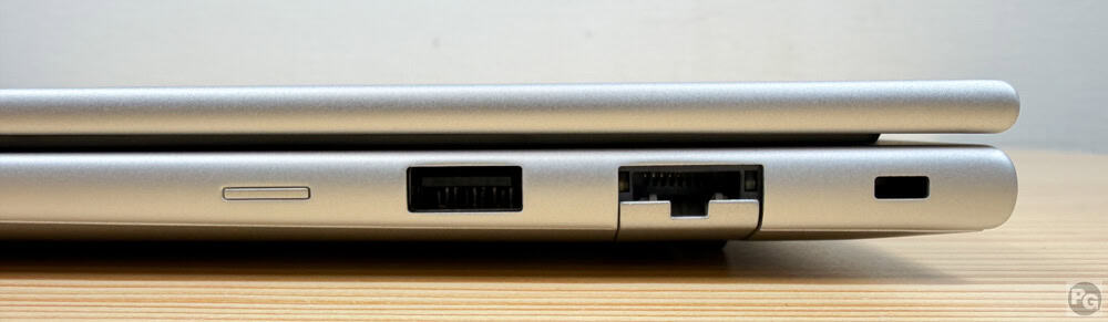 HP ProBook 4 G2a 14 AI PC 右側面インターフェイス