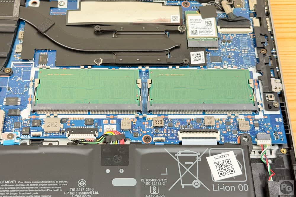 HP ProBook 4 G2a 14 AI PC メモリスロットが2つあり、最大32GBまで対応