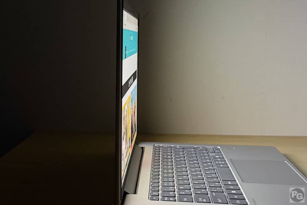 HP ProBook 4 G2a 14 AI PC 視野角の確認。上から見てもしっかりと見える
