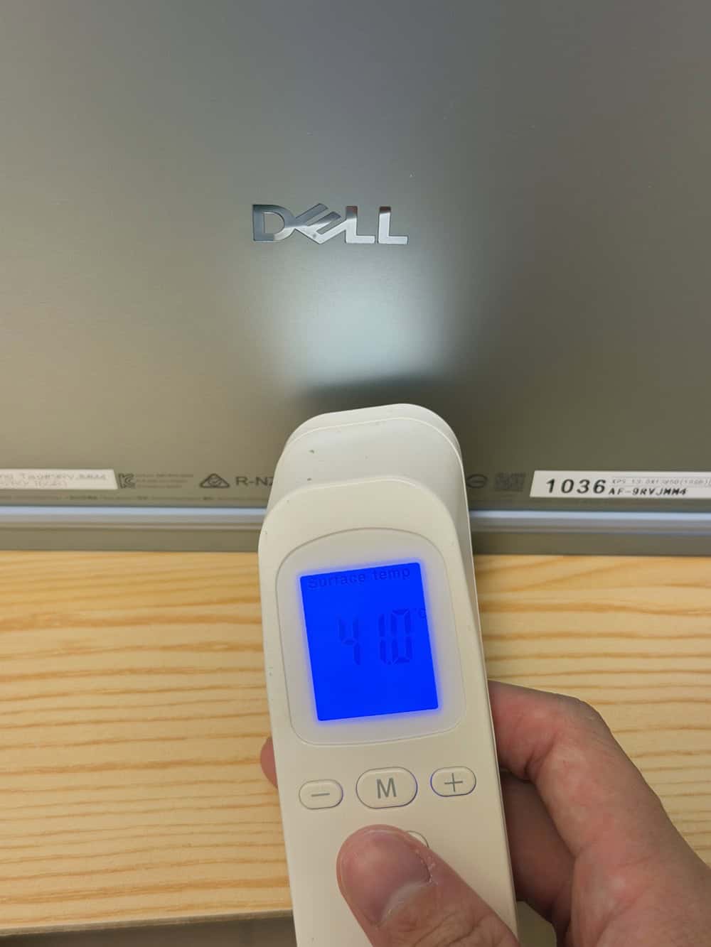 XPS 13 2026 ベンチマーク実行時のPC底面温度41.0度