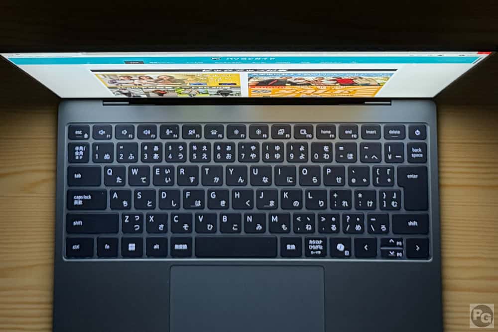 XPS 13 2026 視野角が広く上から見てもしっかりと見える
