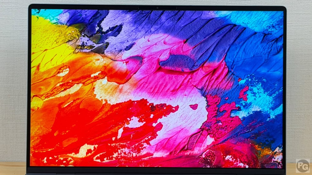 XPS 13 2026 ディスプレイの色域比較。DCI-P3 100％相当できれい