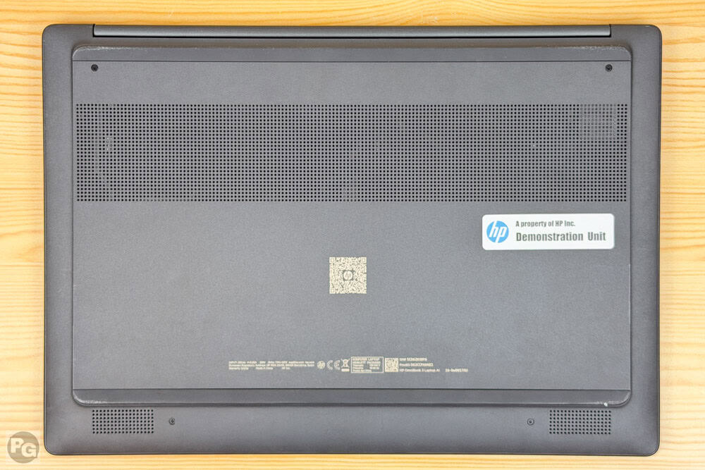 HP OmniBook 3 16-by/bw 底面カバー