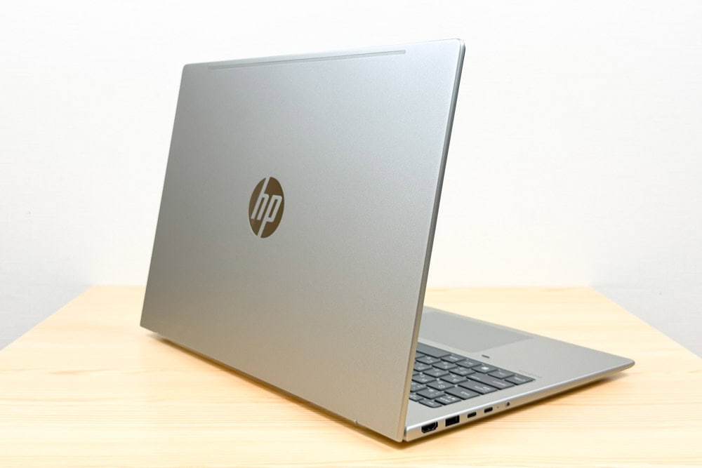 HP ProBook 4 G2a 16 AI PC背面から