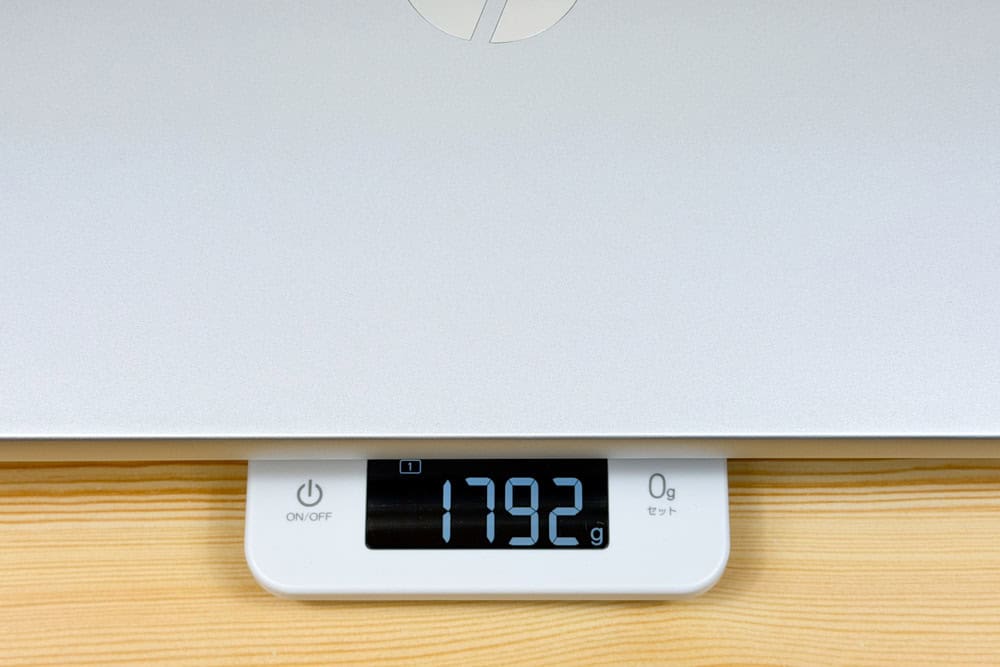 HP ProBook 4 G2a 16 AI PC　16インチで1792gと平均的な重さだが持ち運びには重たい