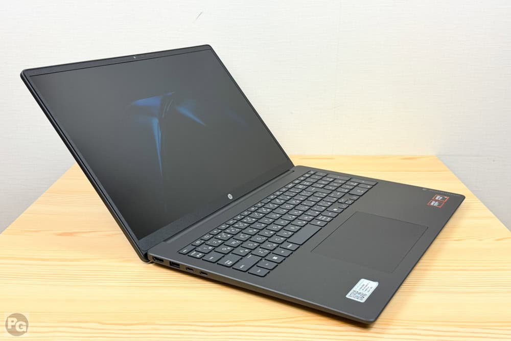 OmniBook 3 16-by/bw　約135度開くディスプレイ