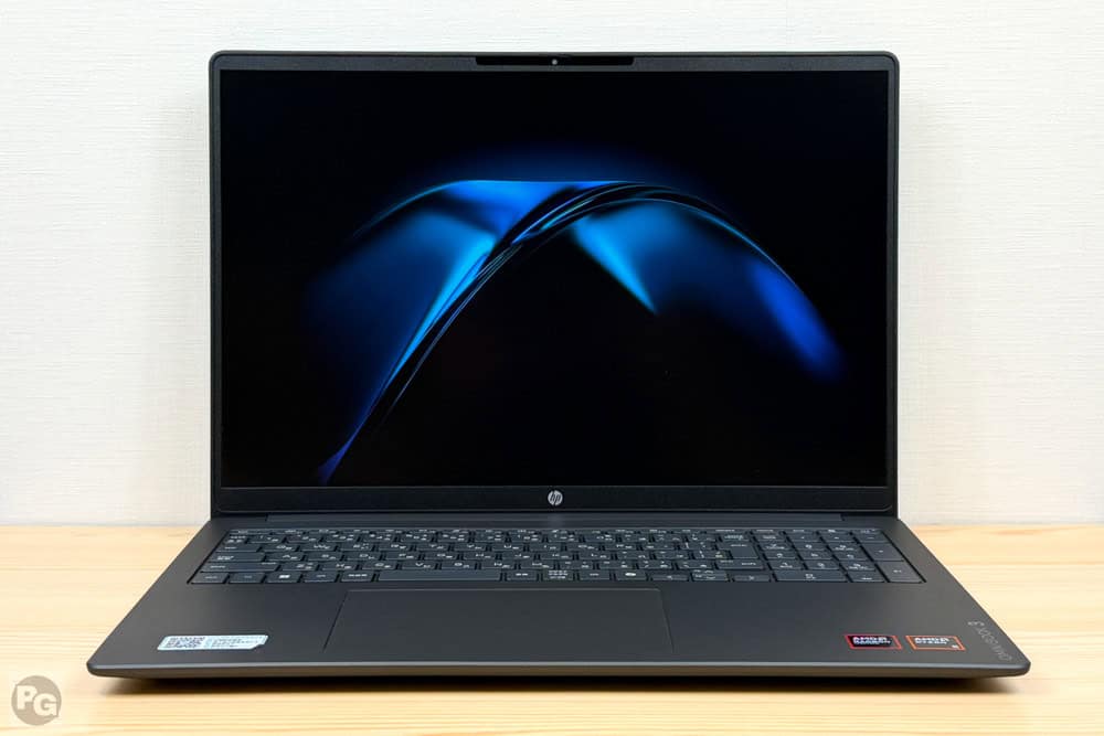 OmniBook 3 16-by/bwの正面。大画面PC