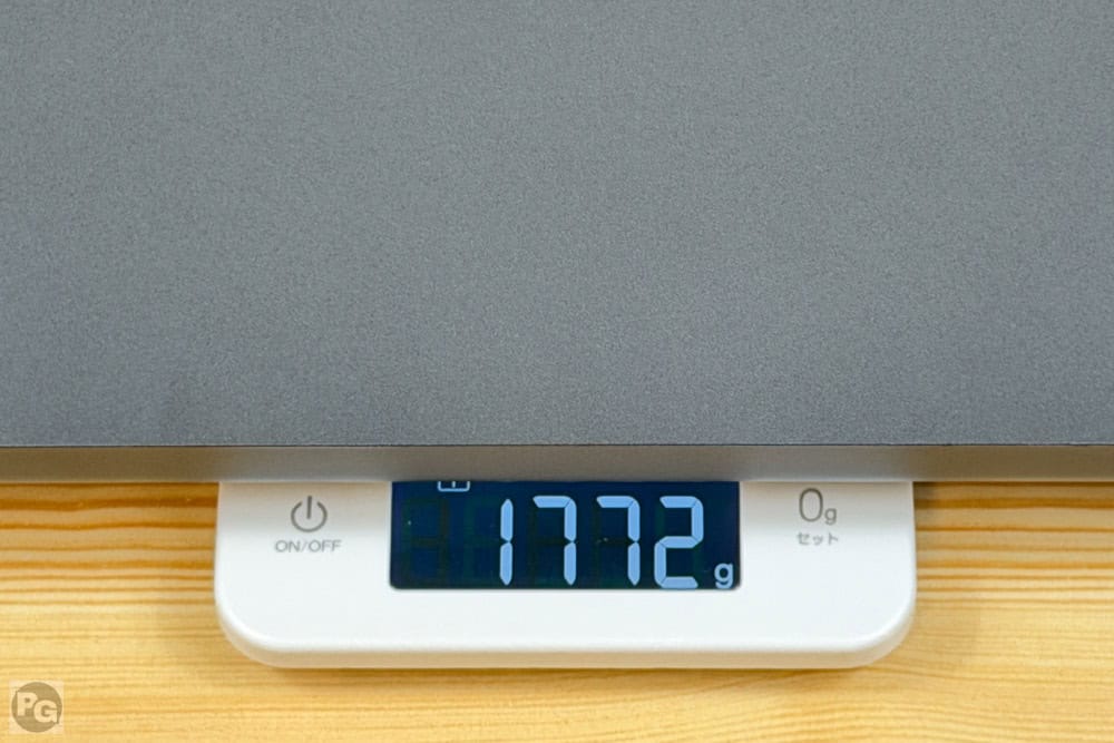 OmniBook 3 16-by/bwの重さ1772g