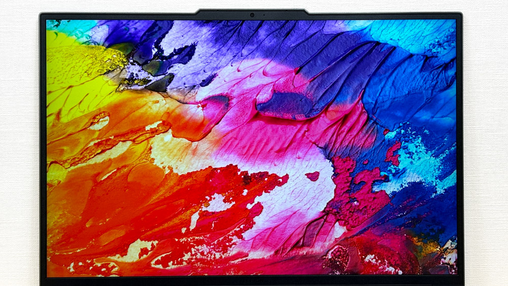 Lenovo Legion 5i Gen 9 (16型 Intel)　ディスプレイ　色域比較