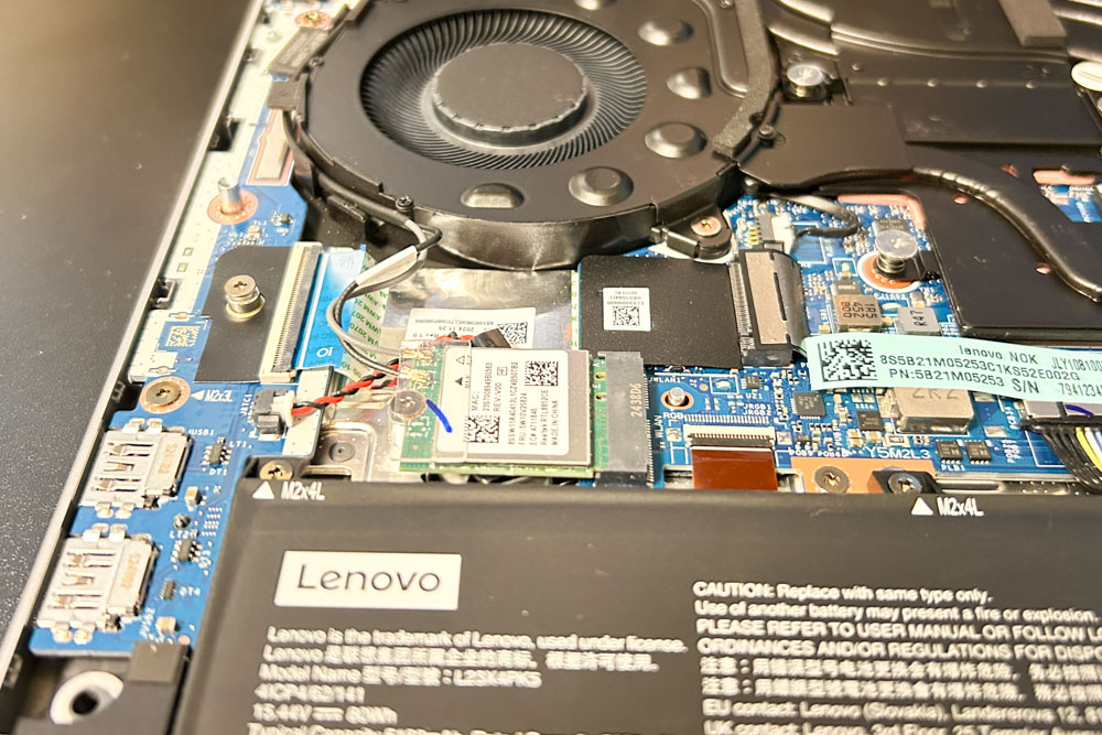 Lenovo Legion 5i Gen 9 (16型 Intel)　M.2スロット