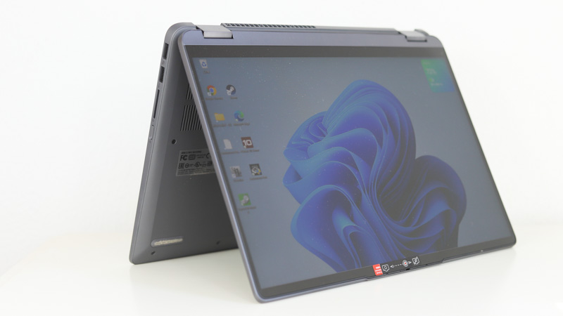 Lenovo IdeaPad 2 in 1 PC　テントモード