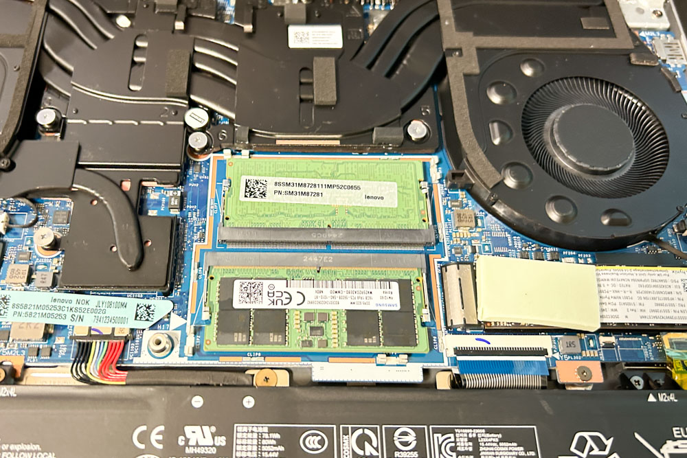 Lenovo Legion 5i Gen 9 (16型 Intel)　メモリスロット