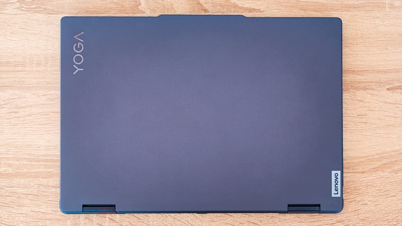 Lenovo Yoga 7i 2-in-1 Gen 9 14型 天板