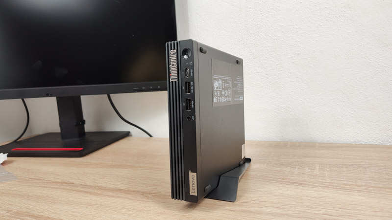 Lenovo ThinkCentre M75q Tiny Gen 5 AMD 正面