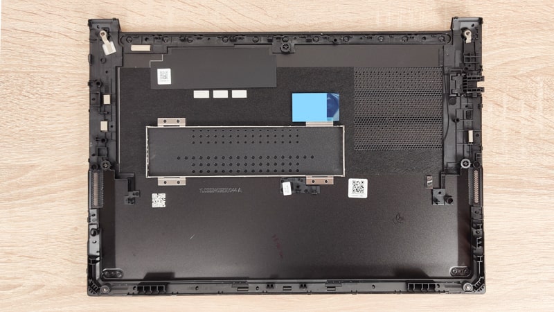 Lenovo ThinkPad E14 Gen 6 底面カバー