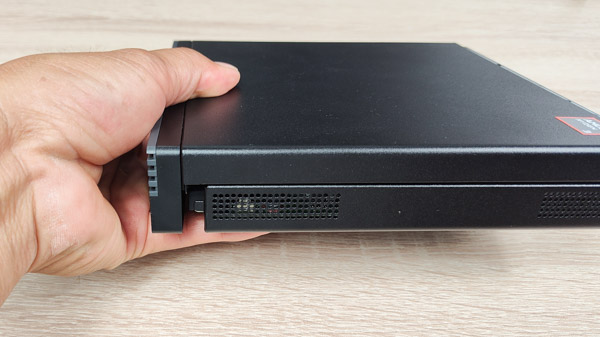 Lenovo ThinkCentre M75q Tiny Gen 5 取り外し