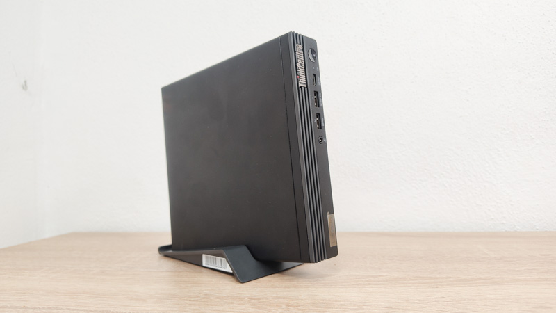 Lenovo ThinkCentre M75q Tiny Gen 5 Intel 左側面