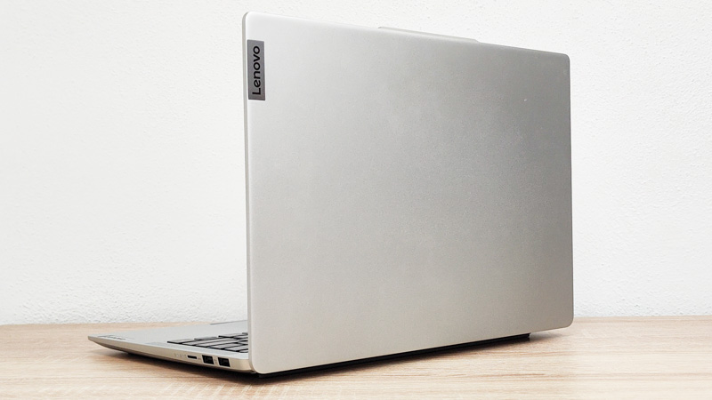 Lenovo IdeaPad 天板