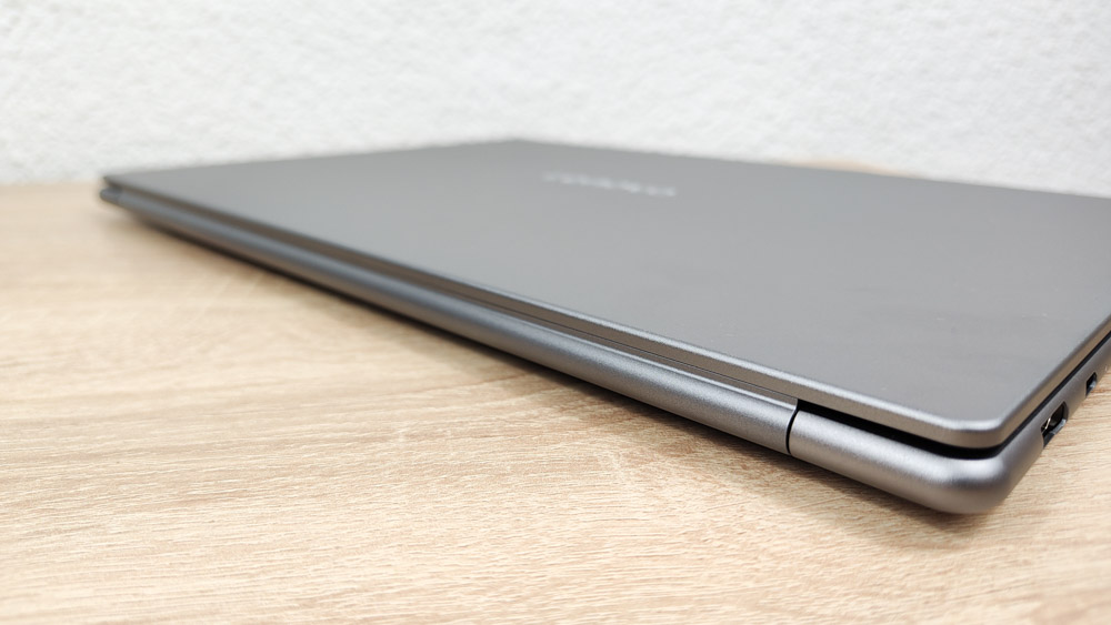 Lenovo Yoga Slim 7i Aura Edition Gen 9 ユニボディの筐体 ヒンジ