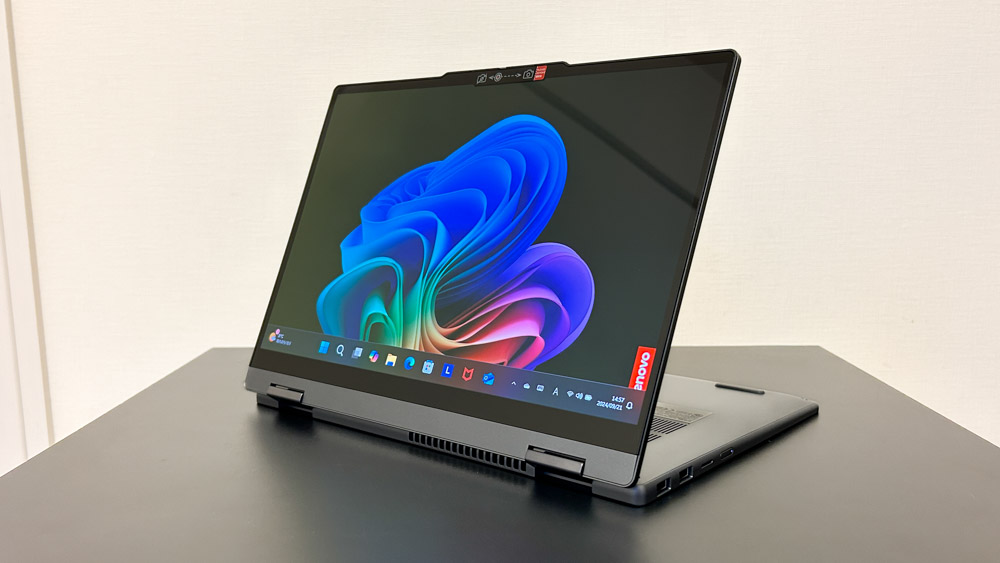 Lenovo IdeaPad 5x 2-in-1 Gen 9　スタンドモード