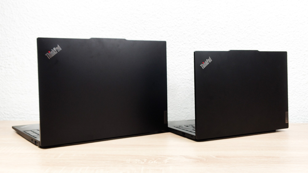 Lenovo ThinkPad E16 Gen 2とThinkPad E14 Gen 6の筐体比較 背面