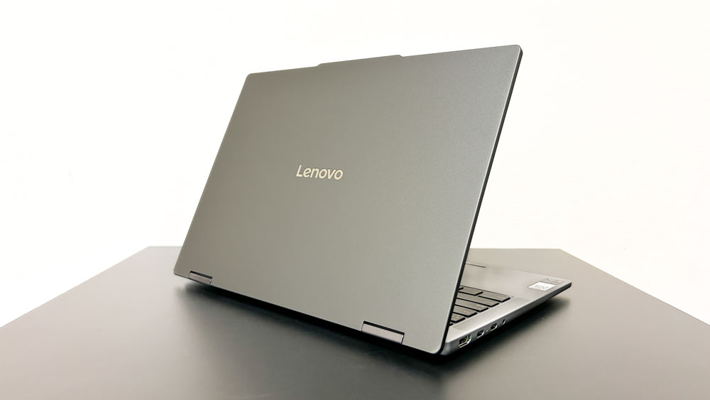 Lenovo IdeaPad 5x 2-in-1 Gen 9 後ろから