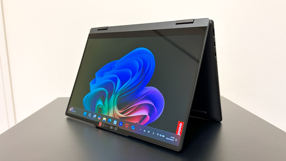 Lenovo IdeaPad 5x 2-in-1 Gen 9 テントモード