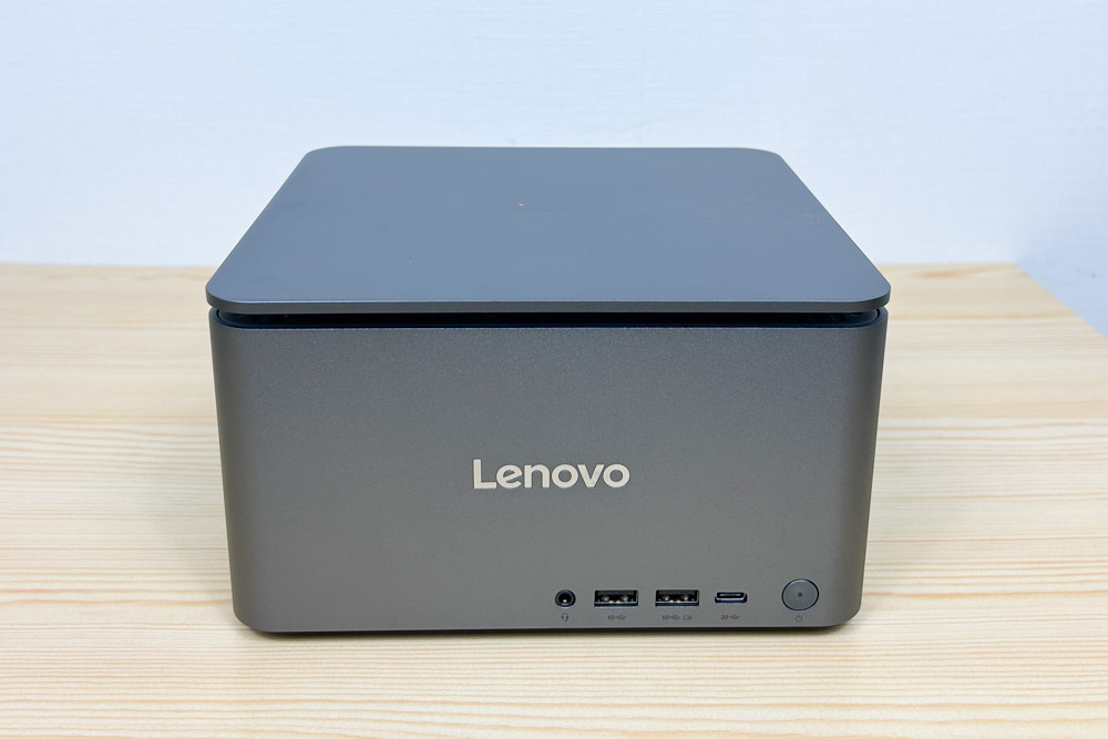 Lenovo ThinkCentre Neo Ultra 前面インターフェイス