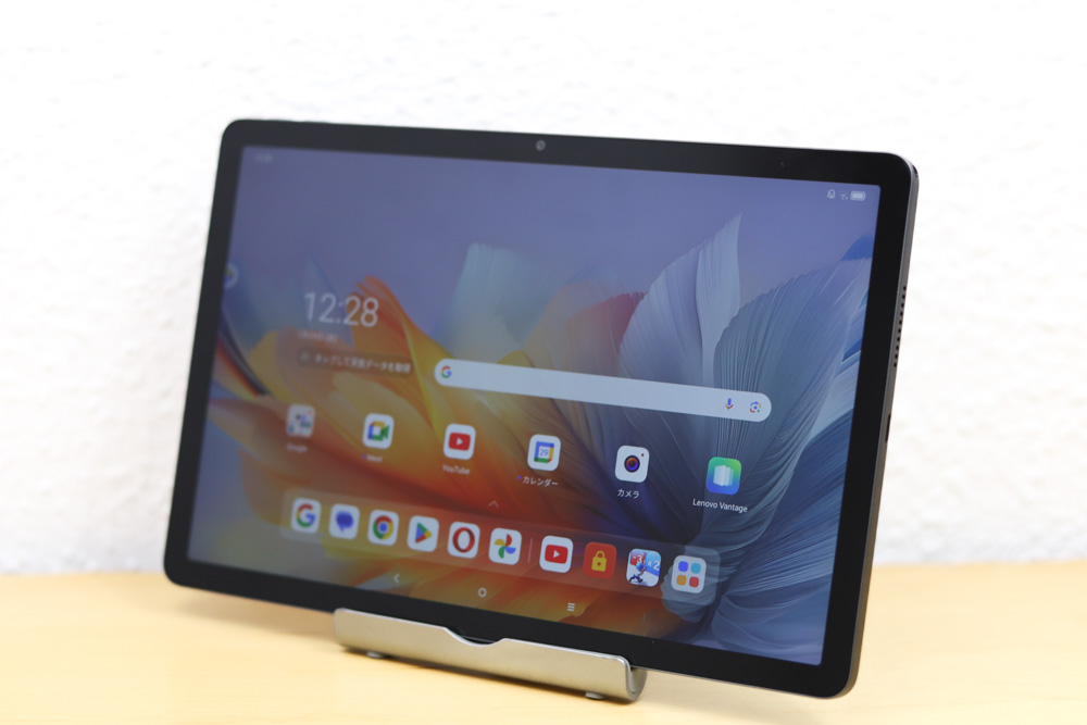 Lenovo Tab 右斜め前から