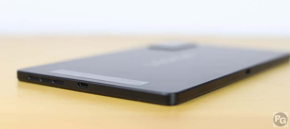 Legion Tab (8.8”, 3)右側面にあるUSB 2.0