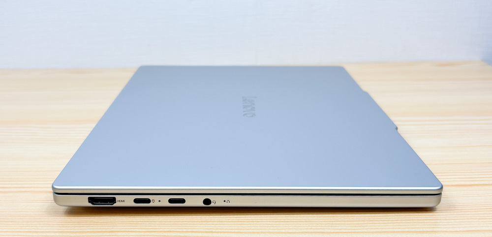 Lenovo IdeaPad Slim 5 Light Gen 10 13.3型(AMD) 薄い筐体