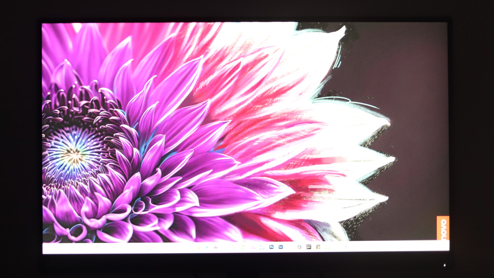 Lenovo D27-40 暗闇で撮影