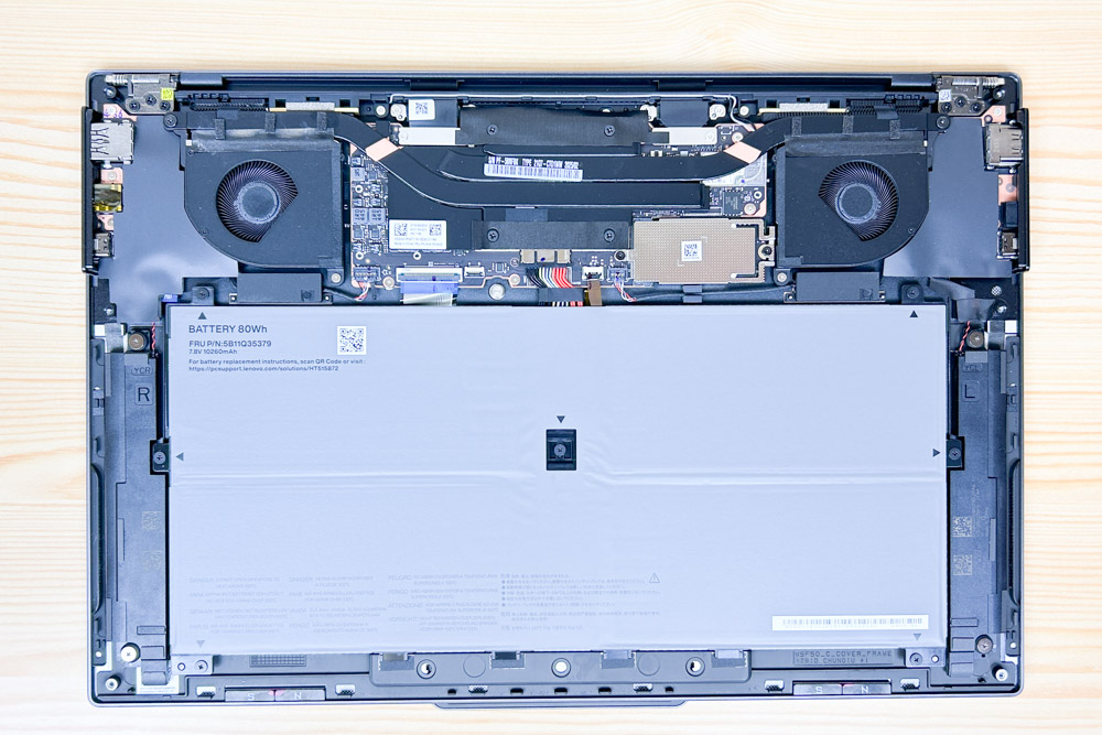 Lenovo ThinkPad X9 15 Gen 1 Aura Edition(15.3型 Intel) 筐体内部