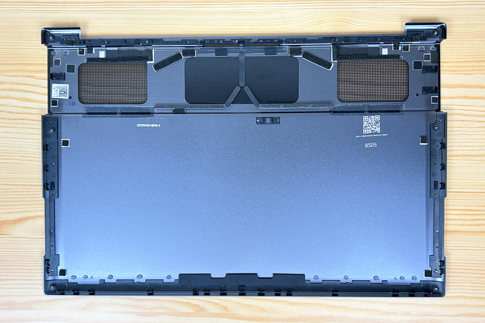 Lenovo ThinkPad X9 15 Gen 1 Aura Edition(15.3型 Intel) 底面カバー