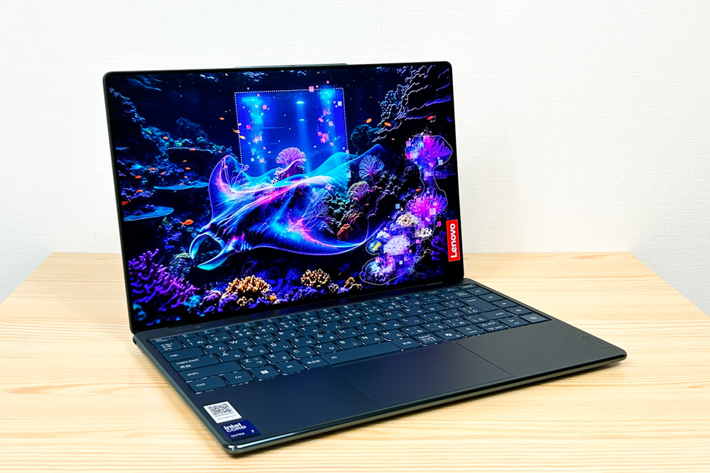 Lenovo Yoga Slim 9i Gen 10(14型 Intel) ディスプレイ
