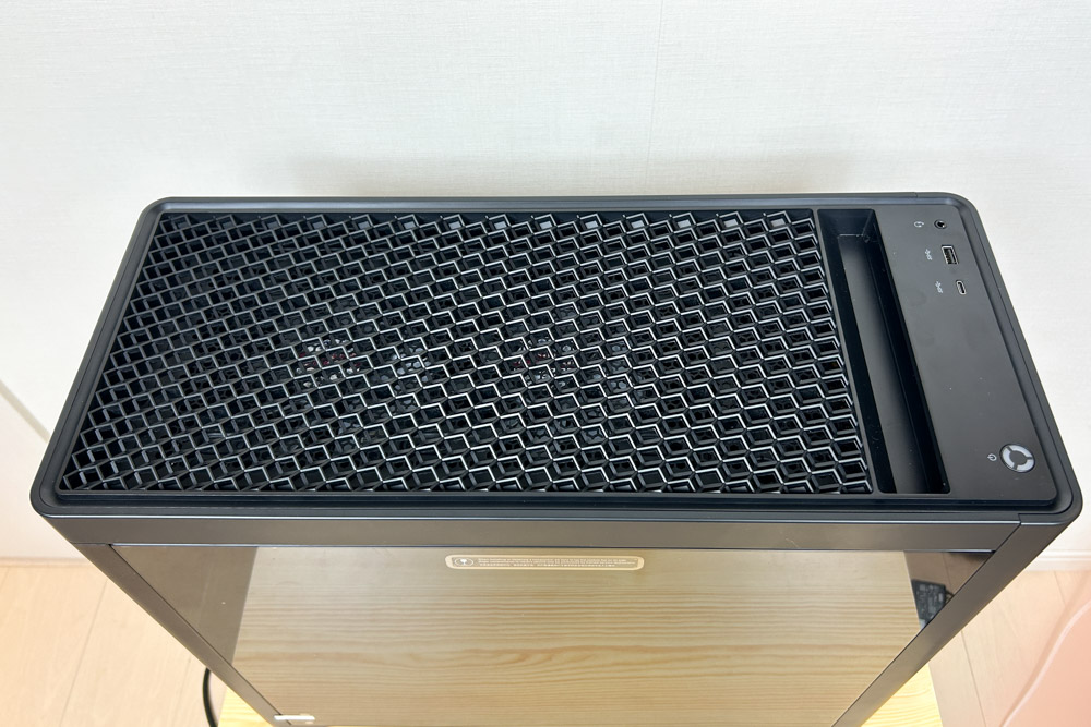 Lenovo Legion Tower 5 30IAS10 天面