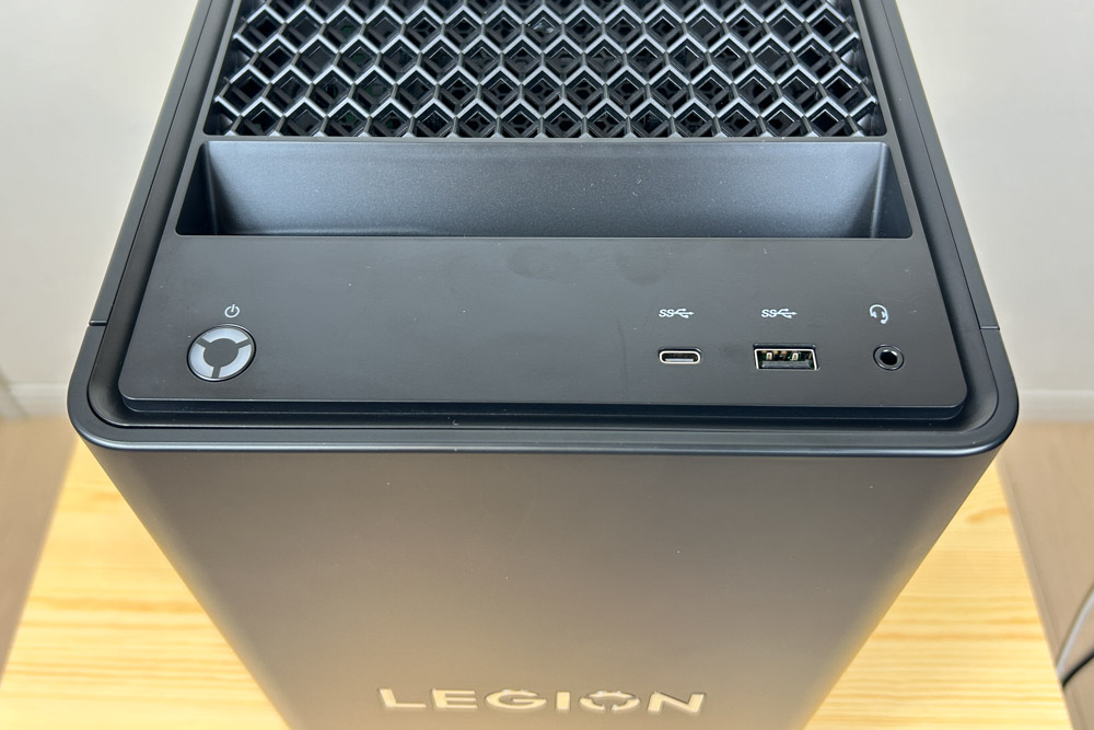 Lenovo Legion Tower 5 30IAS10 天面インターフェイス