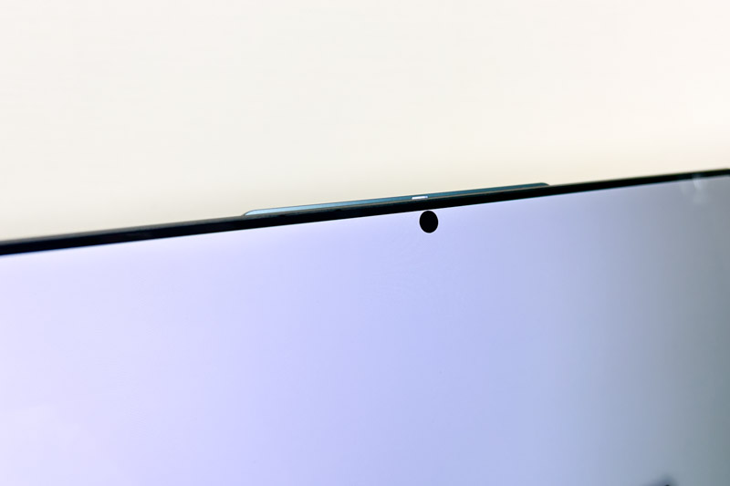 Lenovo Yoga Slim 9i Gen 10(14型 Intel　カメラ表示