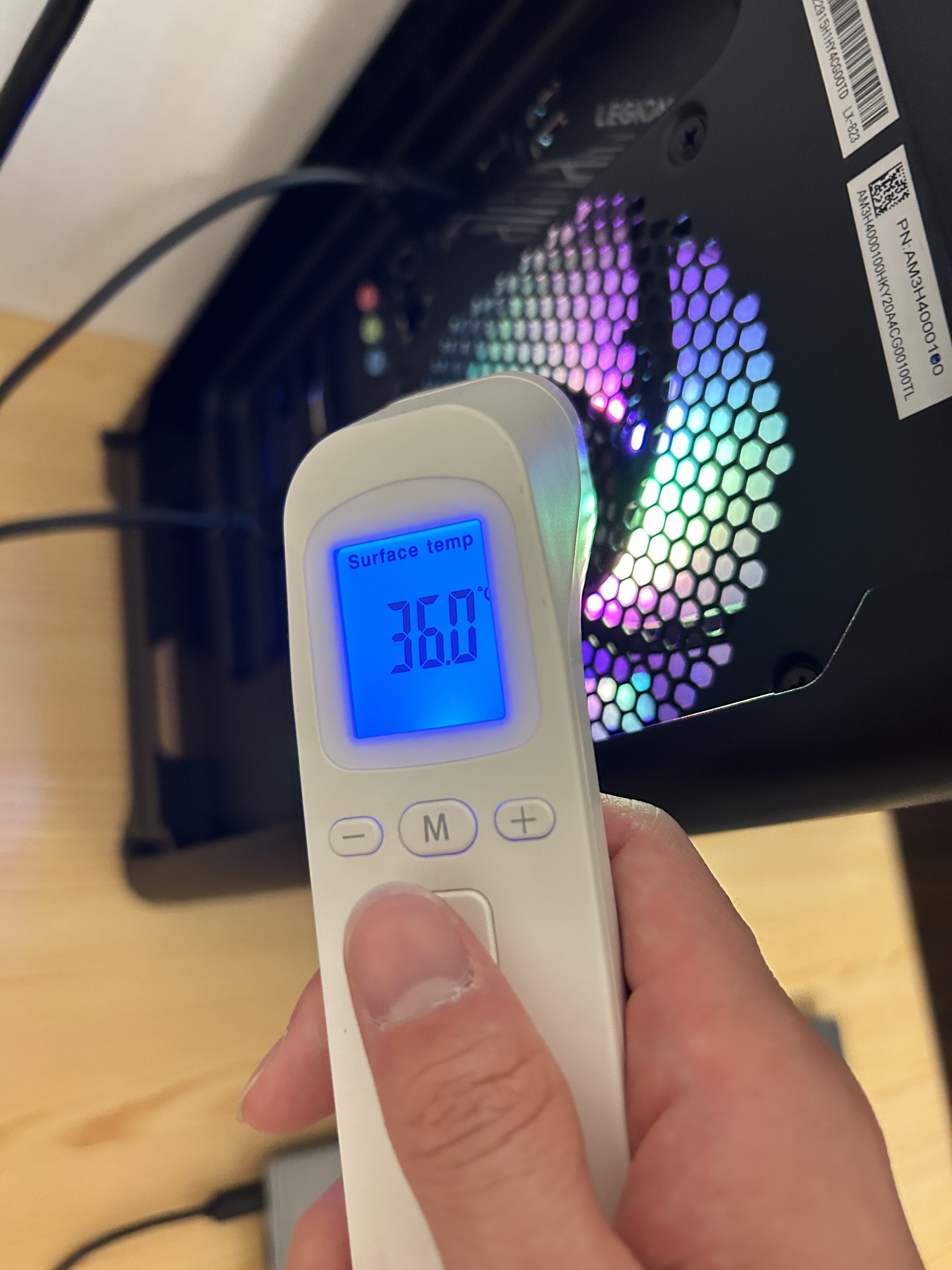 Lenovo Legion Tower 5 30IAS10 ベンチマーク計測時のPC温度　背面