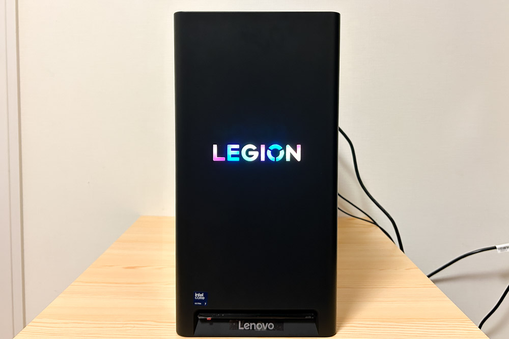 Lenovo Legion Tower 5 30IAS10 正面ライティングをONにした状態